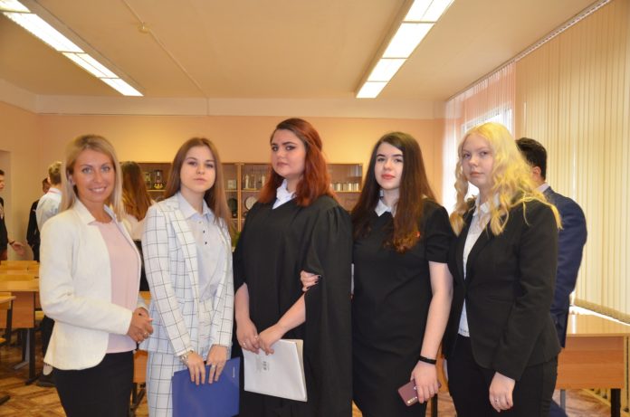 Урок права прошел для учащихся 9-х классов в климовской школе №1