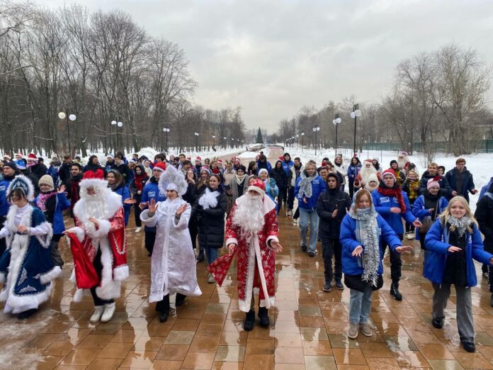 Подольские молодогвардейцы под руководством Ивана Литвякова приняли участие в областном автопробеге Дедов Морозов