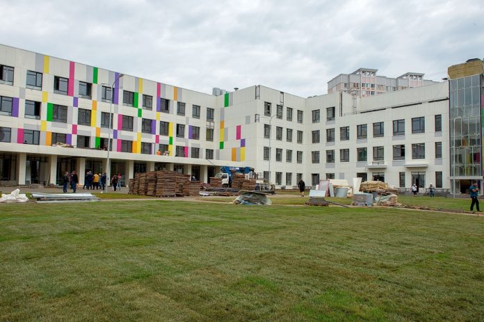 «Современное, технологичное, комфортное здание новой школы на Армейском проезде откроет двери для учеников 1...