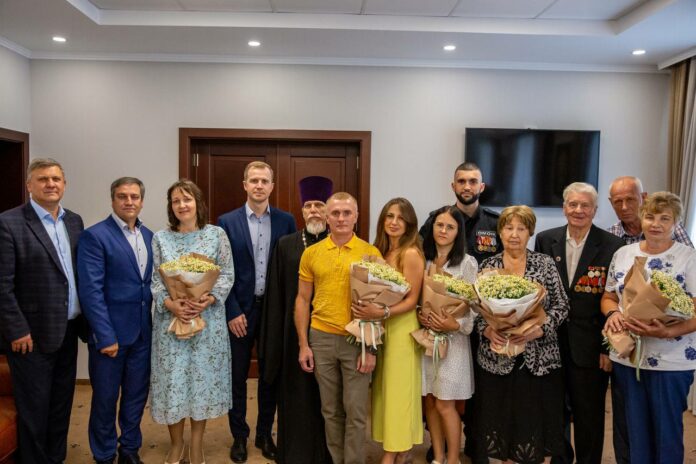 Подольские семьи наградили в честь праздника