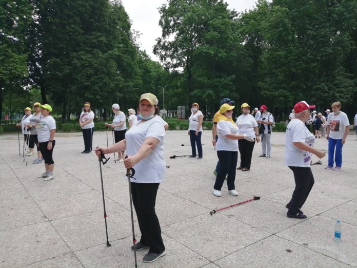 Утренняя физзарядка для старшего поколения прошла в парке культуры и отдыха им. Виктора Талалихина