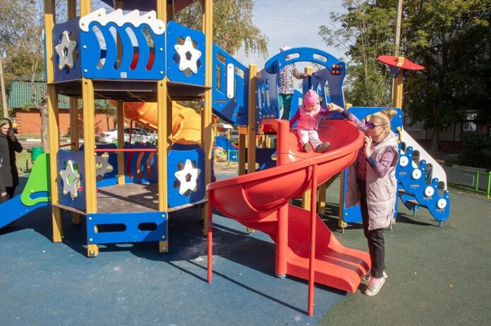 Работы по комплексному благоустройству 30 дворовых территорий в Городском округе Подольск завершения