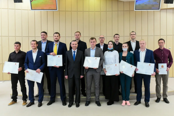 Тренерам Большого Подольска вручили сертификаты на приобретение жилья по региональной программе «Социальная ипотека»