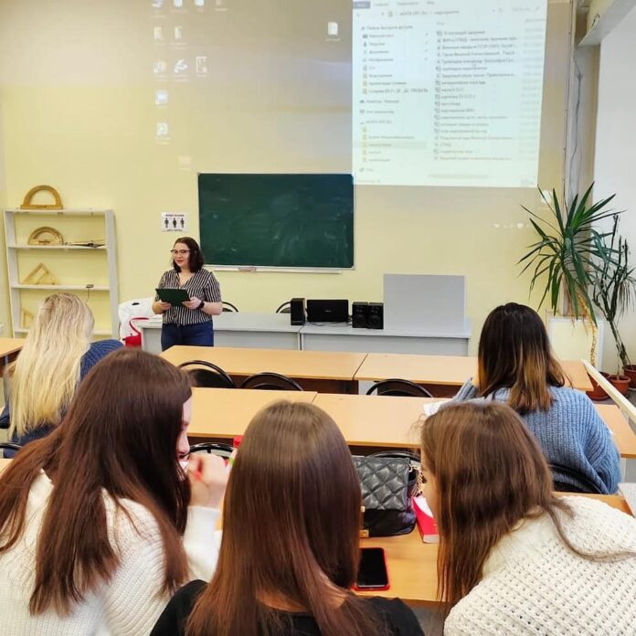 В подольском АНО ПО ГТК «Знание» прошла ,еседа «Отечества великий сын А.С. Грибоедов»