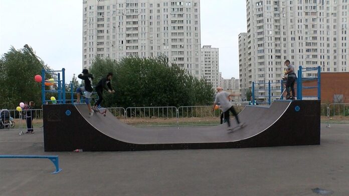 Николай Пестов совершил визит в скейт-парк в Кузнечиках
