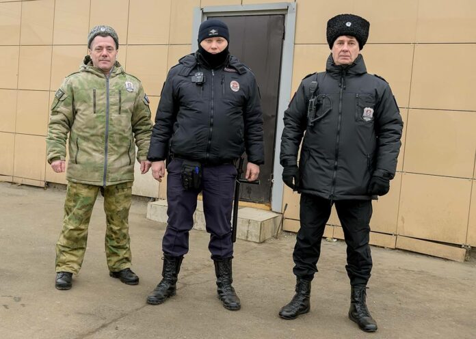 Сотрудники полиции и дружинники проводят совместные рейды в Подольске