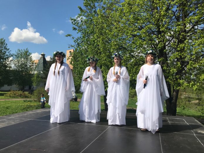 Праздник в неделю жен-мироносиц прошел в Воскресенском храме в Подольске