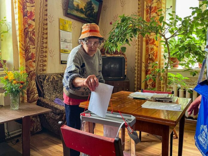 Специально оборудованные передвижные пункты для голосования продолжают свою работу во всех отдаленных уголках Городского...