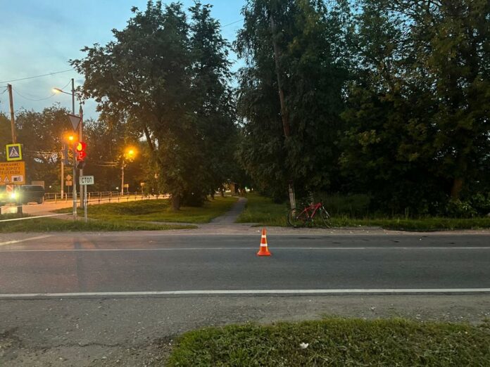 Водитель легкового автомобиля совершил наезд на несовершеннолетнего велосипедиста