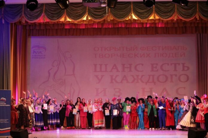 Дом культуры «Металлург» вновь собрал талантливых людей старше 30 лет на своей сцене!