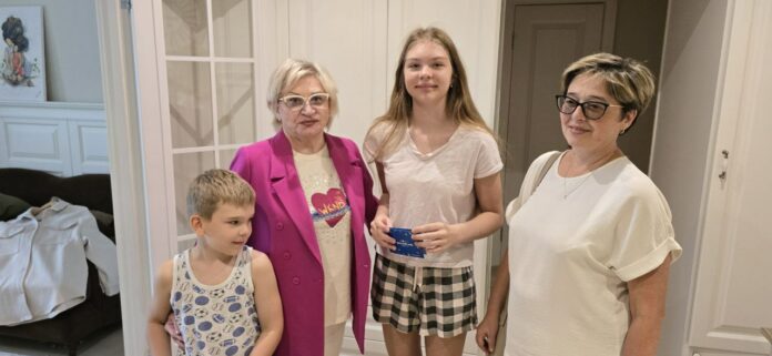 Руководитель фракции «Единая Россия» в Совете депутатов встретилась с семьёй бойца из Подольска, погибшего...