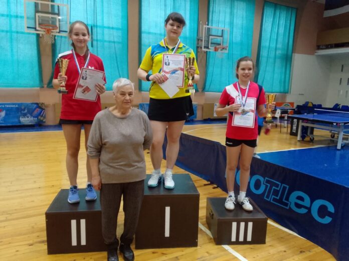 В турнире по настольному теннису памяти Александра Кузнецова участвовали 345 спортсменов из 7 регионов...