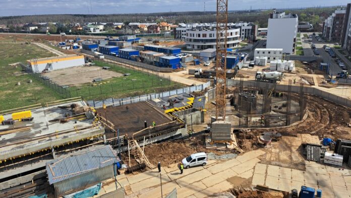 В ЖК «Новая Щербинка» возводится многоуровневый паркинг