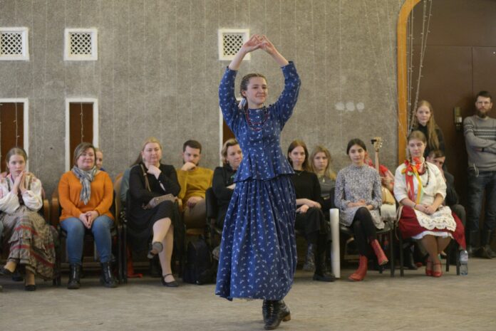 Воспитанницы центра «Истоки» участвуют во Всероссийском фестивале «Перепляс»