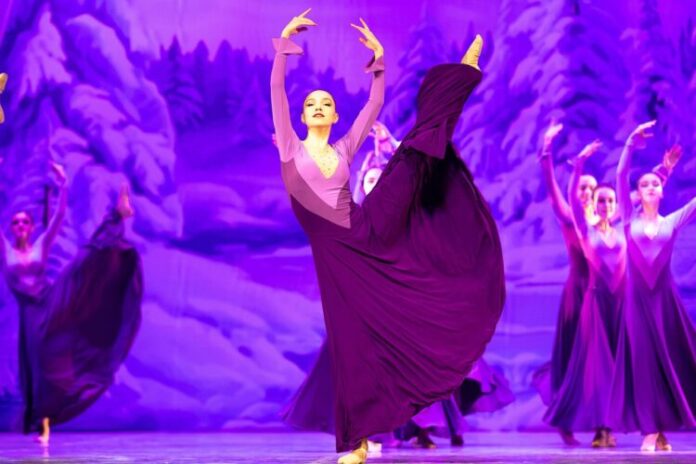 В ДК «Октябрь» прошел праздничный концерт «Новогодний фейерверк»