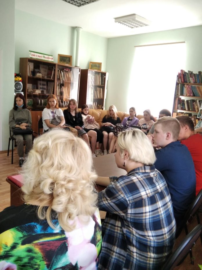 В библиотеке №17 состоялся час памяти «Мы помним! Мы гордимся!»