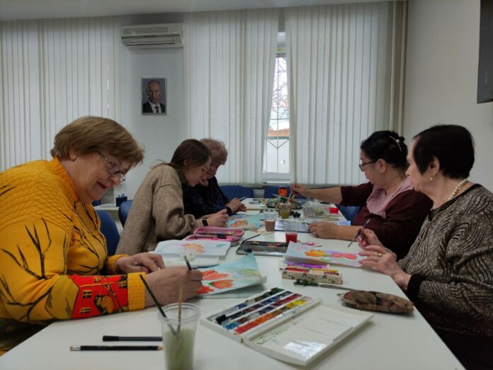 На площадке Центра объединения гражданских инициатив «Единые» прошел мастер-класс по изобразительному искусству