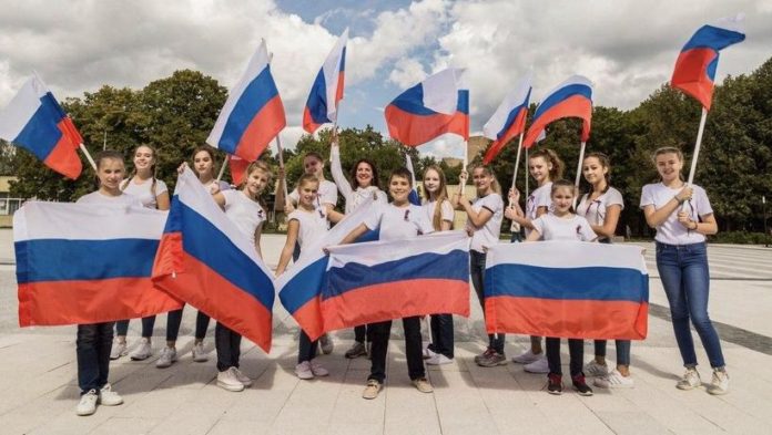 Подольчанам на заметку: новые всероссийские акции для школьников и студентов, посвященные Дню России
