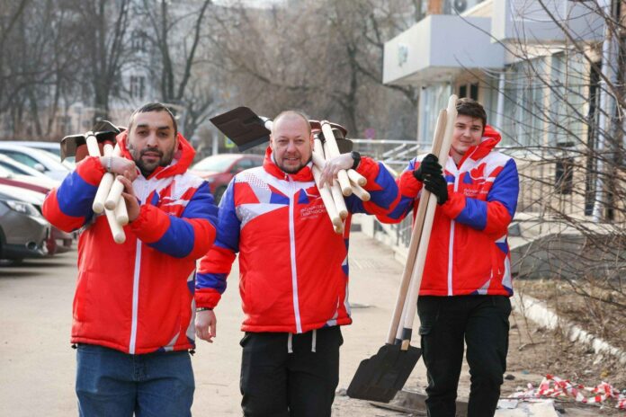 Порядка 5 тонн гумпомощи и более 10 тысяч писем уедут к защитникам в зону...