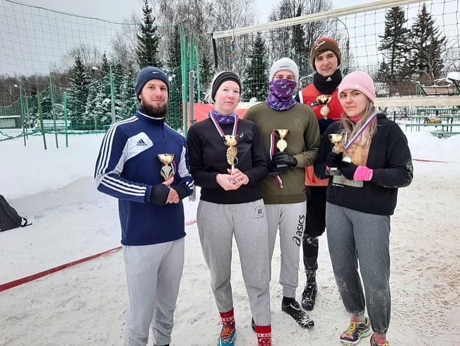 Открытый турнир по волейболу на снегу 4х4 прошел в Подольске