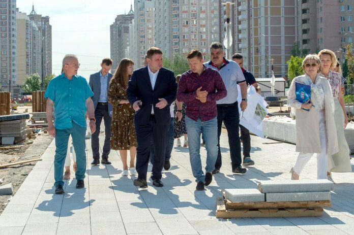 Благоустройство пешеходной зоны на бульваре 65-летия Победы проверил секретарь местного отделения партии «Единая Россия»...