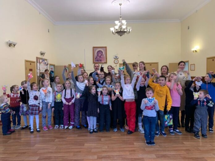 Рождественский мастер-класс состоялся в Воскресной школе Троицкого кафедрального собора  Подольска