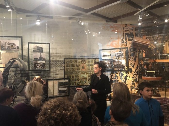 Подольчане приняли участие в интерактивной программе «От иголки до машинки»