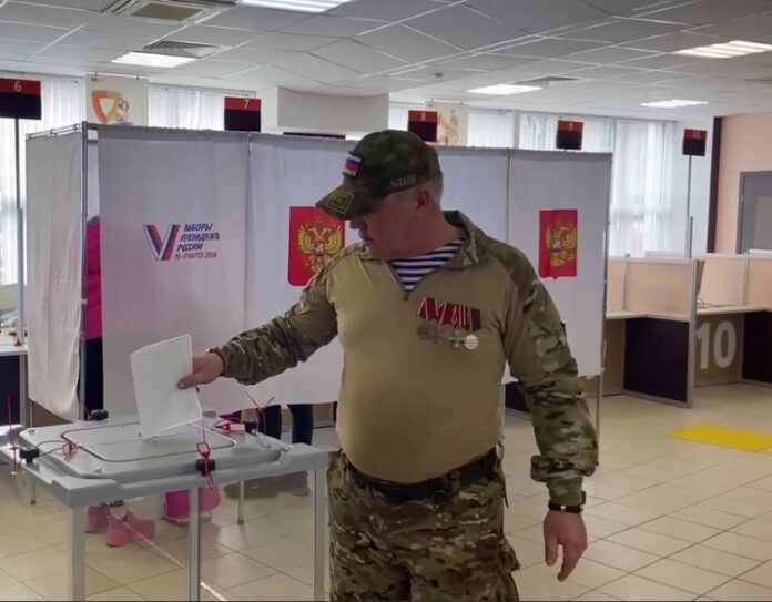 На избирательном участке № 2024 проголосовал участник СВО