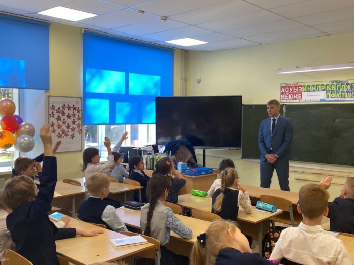 В школе № 18 им. Подольских курсантов родители рассказали о своей работе