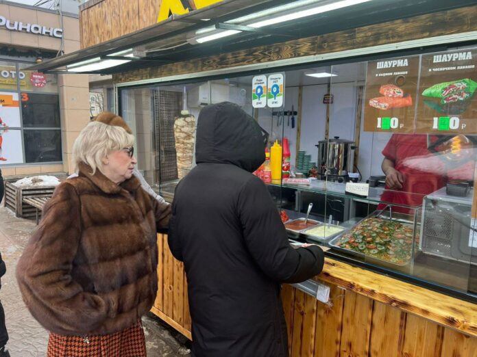 Руководитель фракции «Единая Россия» приняла участие в выездной проверке состояния Привокзальной площади