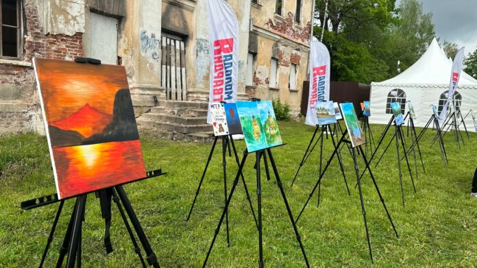 Подмосковная «Молодая Гвардия» дала старт благотворительному аукциону по продаже картин