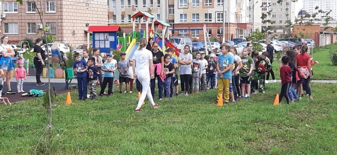 Более 200 детей приняли участие в детских праздниках «Спорт — в каждый двор!»