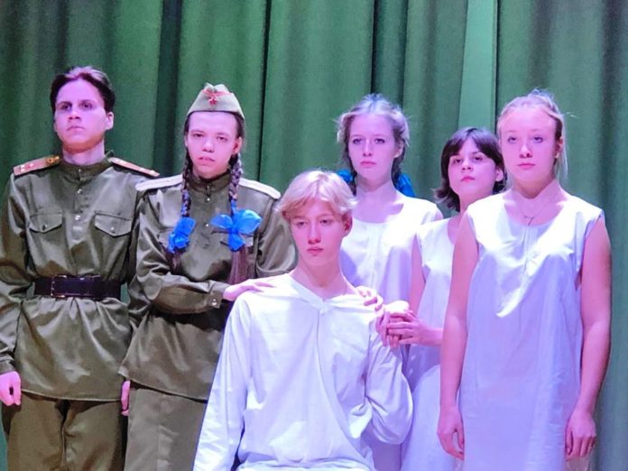 Спектакль «Не покидай меня» состоялся в сельском ДК «Надежда» поселка Железнодорожный