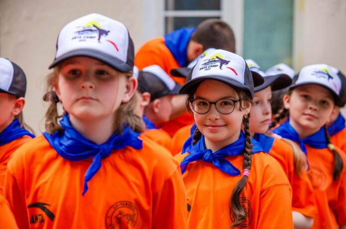 В лагере открылась первая смена