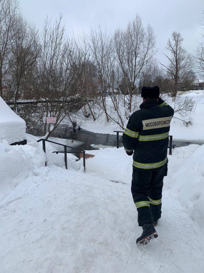 Лед на реках округа начал подтаивать