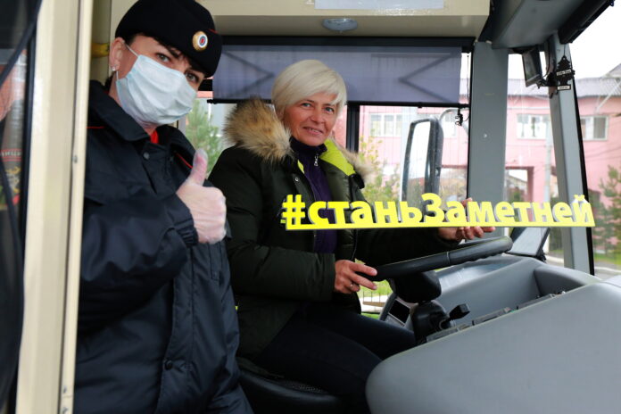 Автоинспекторы Подмосковья поздравили водителей троллейбусов с Днем работника автомобильного и городского пассажирского транспорта