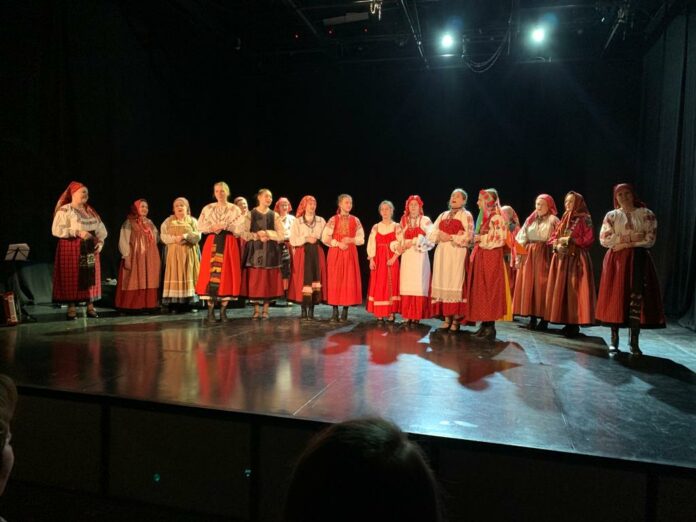 В Подольском драмтеатре прошел вечер романса фольклорного ансамбля «Истоки»