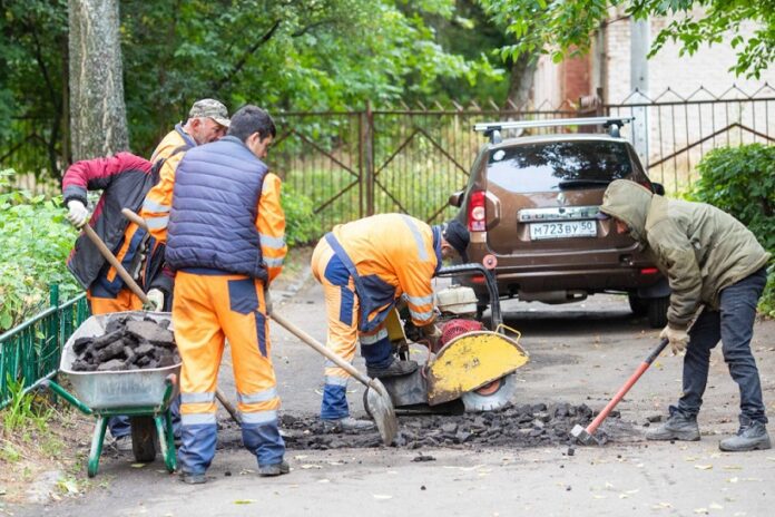 В Подольске стартовала вторая волна ямочного ремонта
