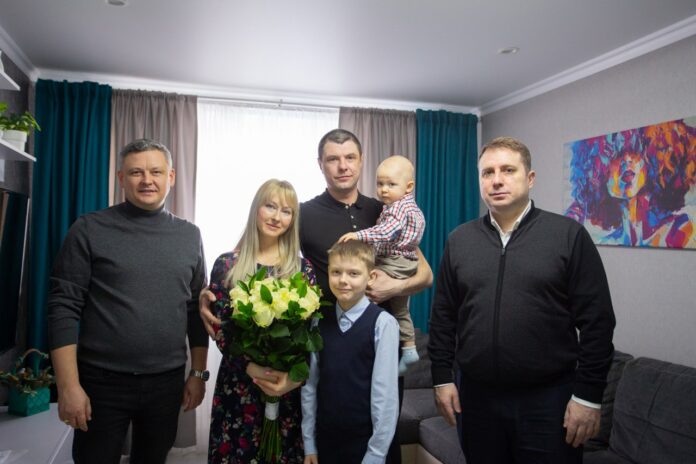 Жариков навестил нашего мобилизованного земляка Андрея Матвеева и его родных.