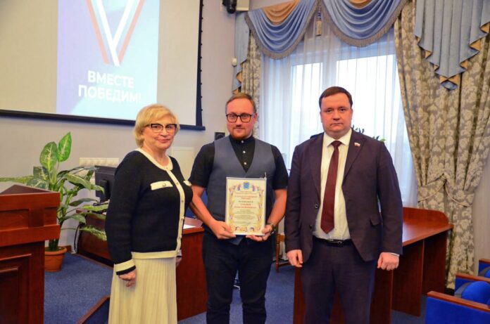 В Подольске в День российской науки партийцы поздравили молодых ученых с профессиональным праздником