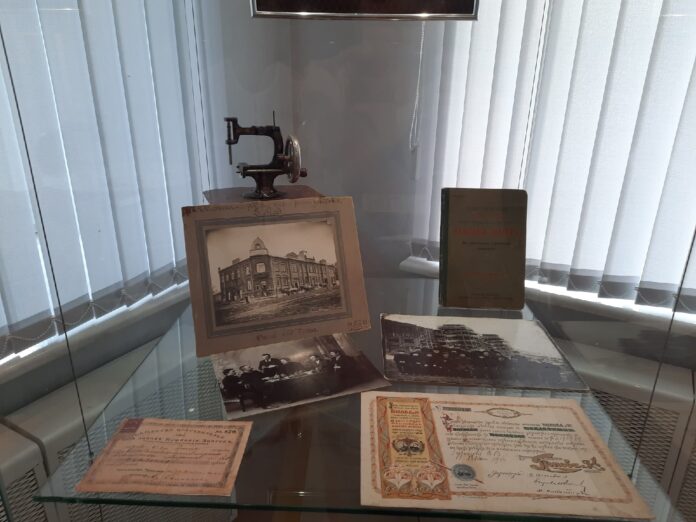 Выставка «Как компания «Зингер» покорила Россию» проходит в Подольском краеведческом музее