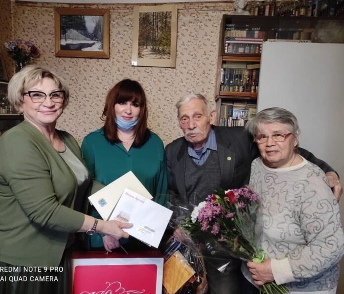 15 ноября ветеран Борис Александрович Геренрот принимал поздравления с 95-летием