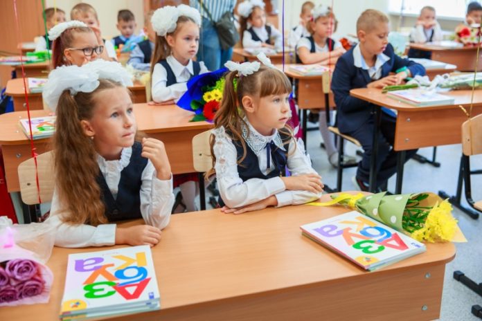 Информируем подольчан: как получить президентскую выплату на детей школьного возраста в Подмосковье