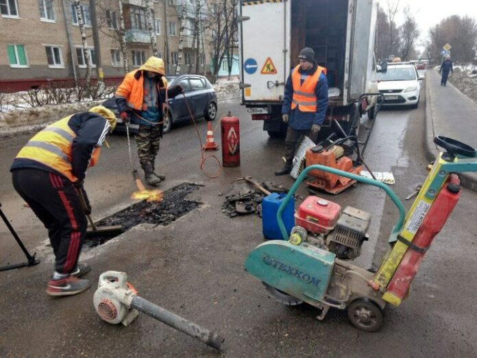 Информируем жителей округа об адресах проведения ямочного ремонта