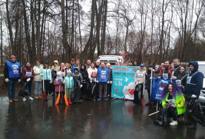 Состоялся субботник в Большом Подольске