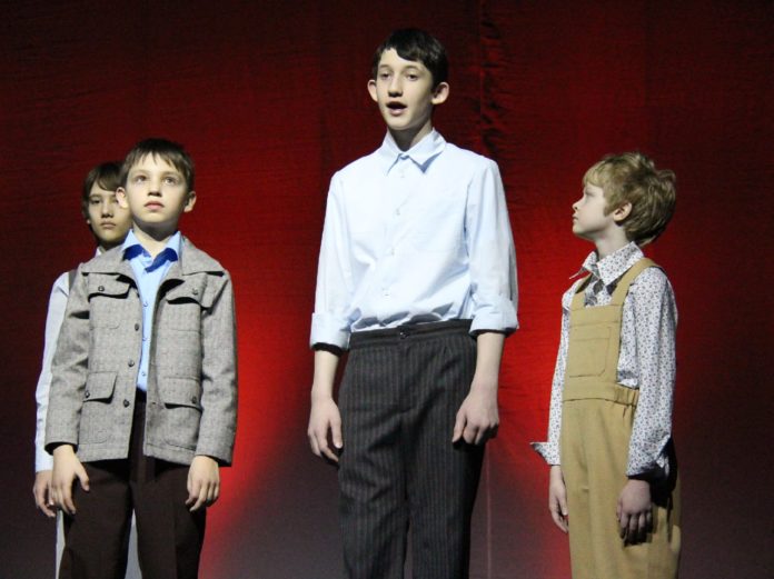 В КПЦ «Дубровицы» прошел спектакль «Русский огонек»