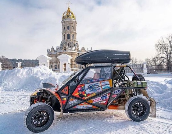 Путешественники из Подольска установили новый рекорд скорости на льду на двухместном багги