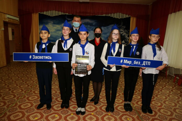 Юным пешеходам напомнили «Зимнюю дорожную азбуку»