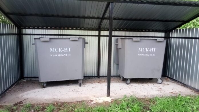 «МСК-НТ» устанавливает синие и серые баки на новые контейнерные площадки