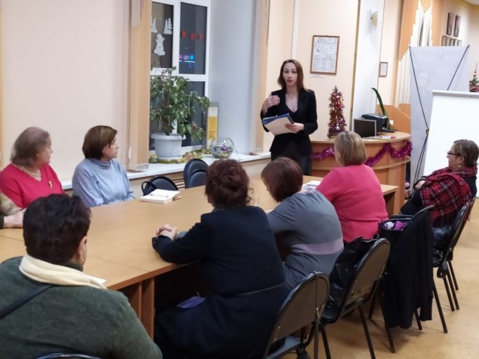 Специалисты центра занятости населения встретились с гражданами старшего возраста